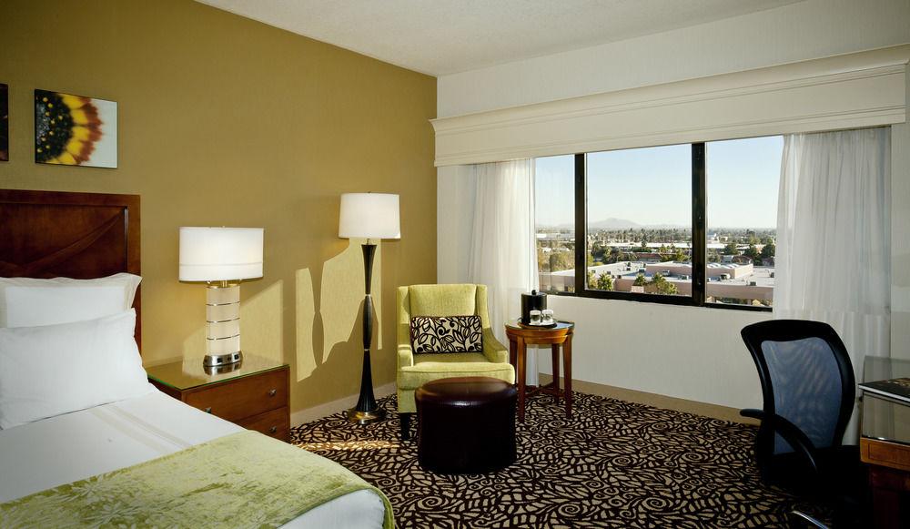 Delta Hotels by Marriott Phoenix Mesa Exteriör bild